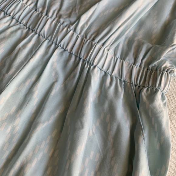 Gap Romper with Pockets - Picture 2 of 2